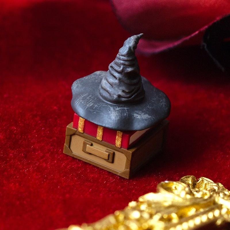 Sorting Hat keycap shown from a side angle on a keyboard | SIMPOCUBIC