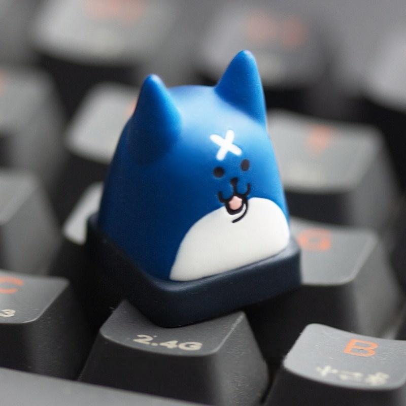 Close view of the blue Monster Hunter cat keycap on a keyboard | SIMPOCUBIC